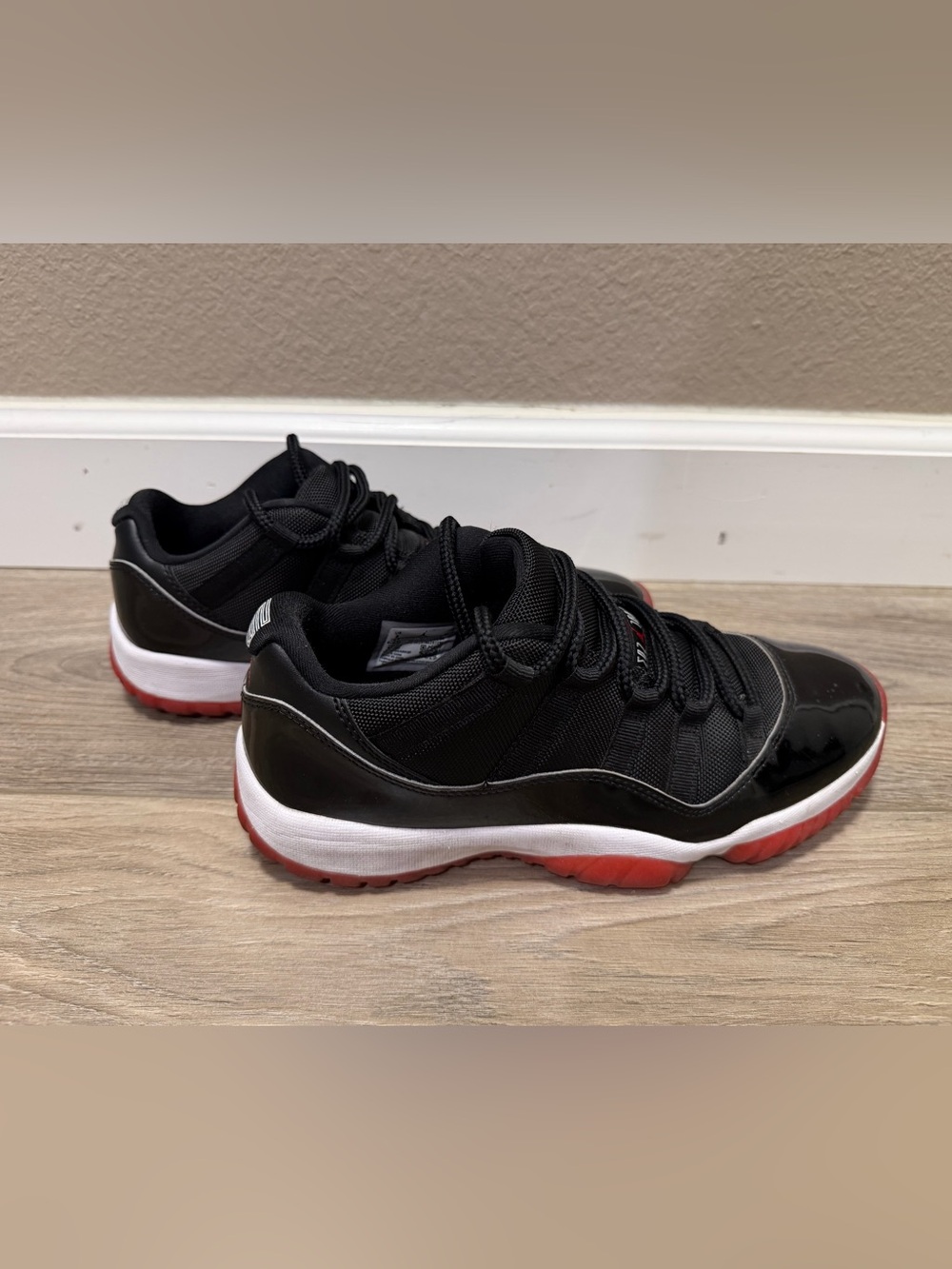 Jordan 11 BRED Low-Top BASKETBALL SHOES